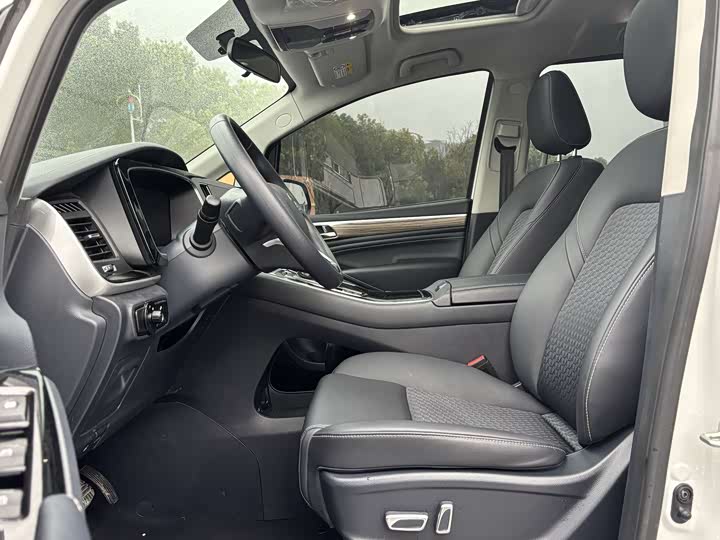 Фото 4 - GAC Trumpchi M8