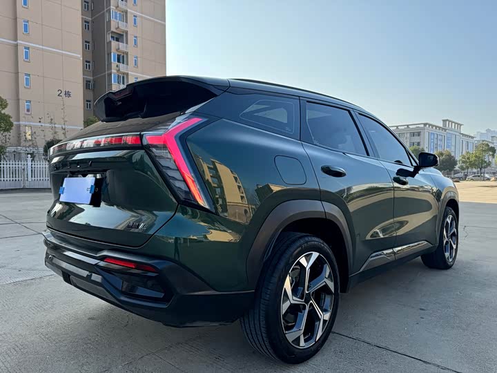 Фото 6 - Geely Atlas L