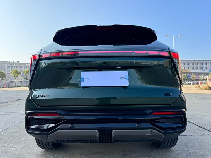 Фото 7 - Geely Atlas L