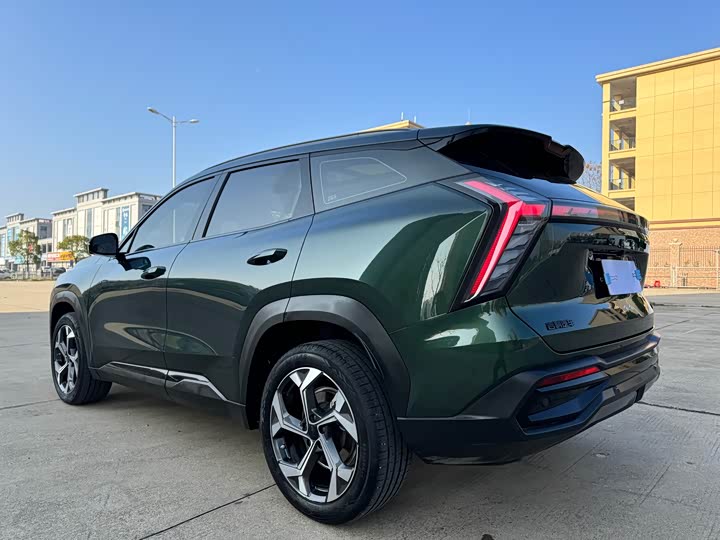 Фото 8 - Geely Atlas L