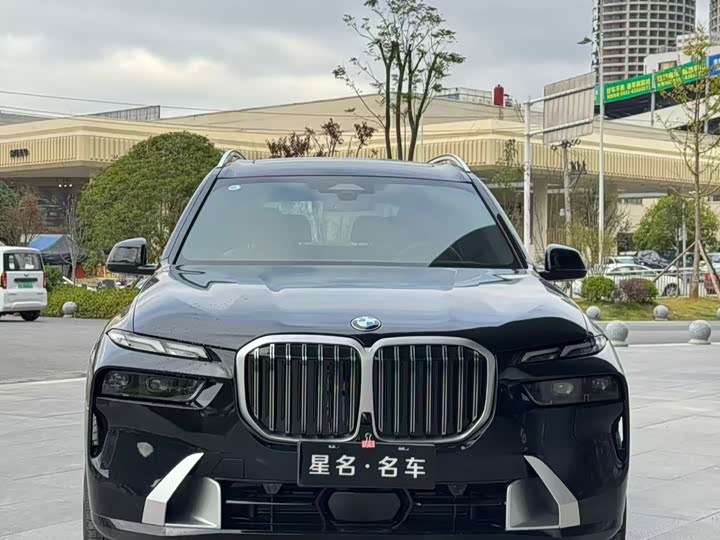 Фото 2 - BMW X7