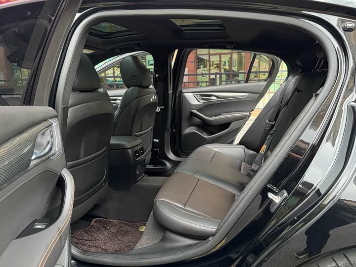 Фото 9 - Cadillac CT5