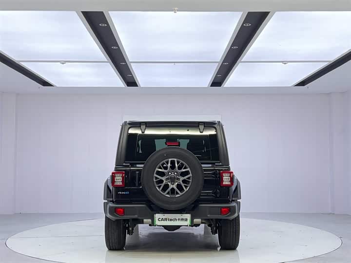 Фото 4 - Jeep Wrangler Hybrid
