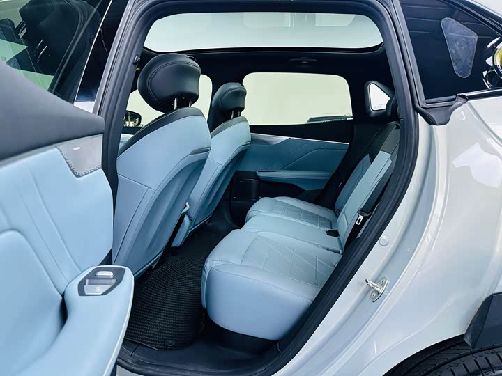 Фото 9 - Changan Deepal S05