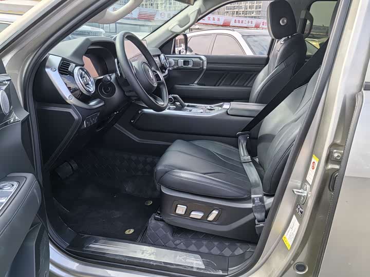 Photo 4 - Tank 400 Hybrid