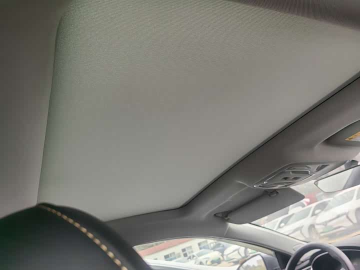 Photo 7 - Roewe i6 Max EV