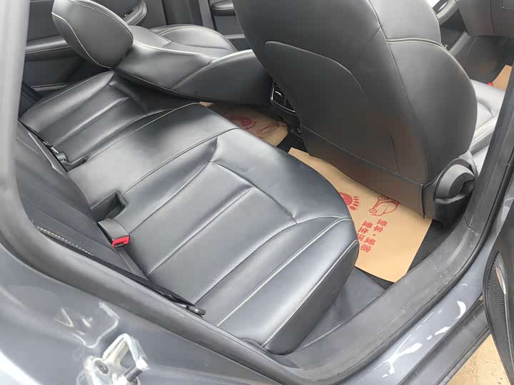 Photo 8 - Roewe i6 Max EV