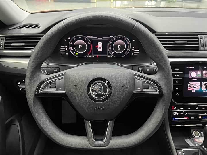 Фото 3 - Skoda Superb