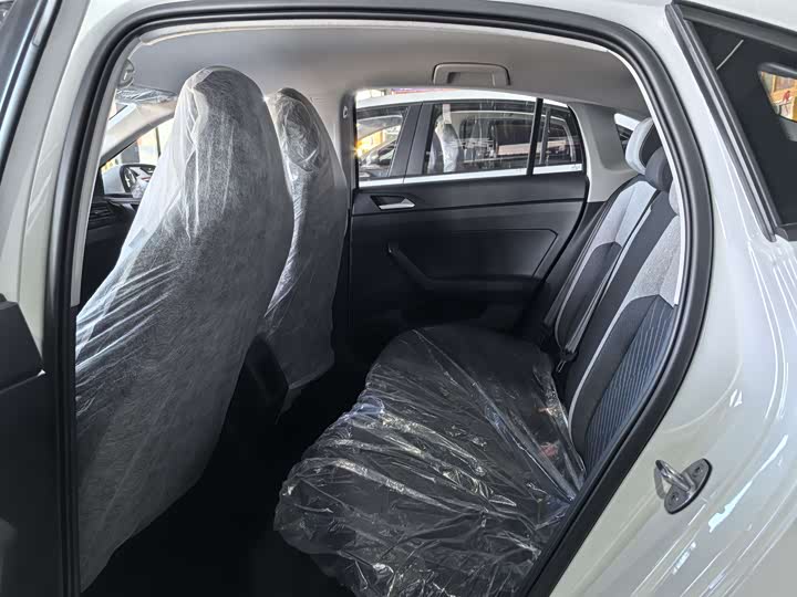 Фото 8 - Volkswagen Lavida