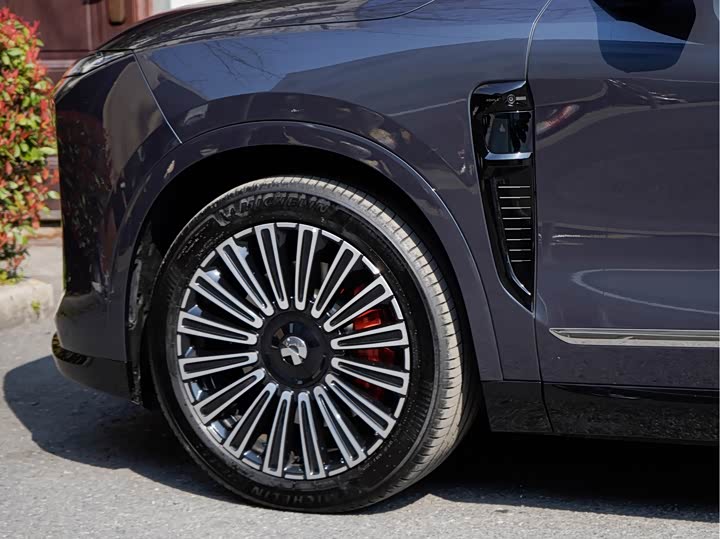 Фото 7 - Nio ES8