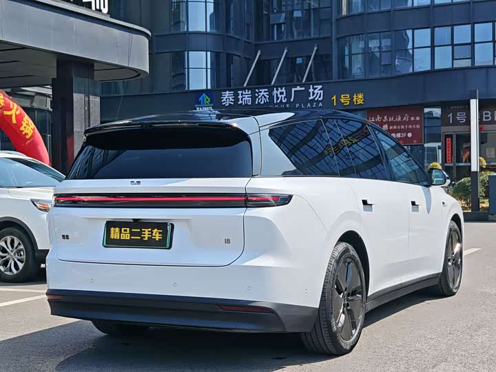 Фото 4 - LiXiang i8