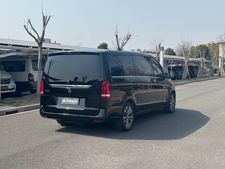 Фото 4 - Mercedes-Benz V-Class