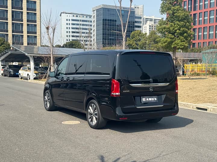 Фото 6 - Mercedes-Benz V-Class