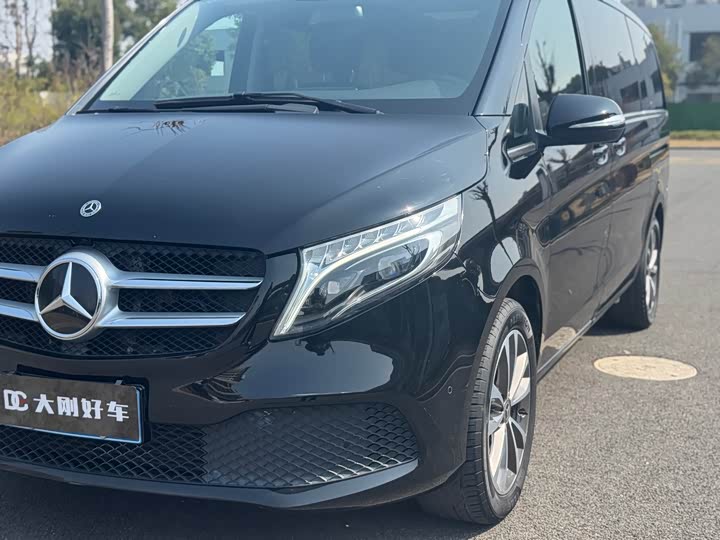 Фото 7 - Mercedes-Benz V-Class