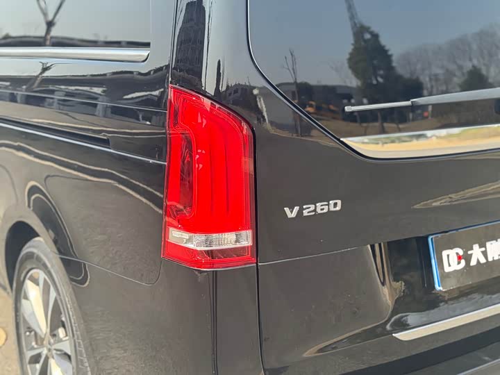 Фото 8 - Mercedes-Benz V-Class