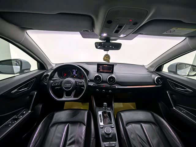 Photo 9 - Audi Q2L