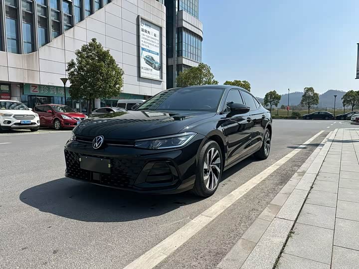 Фото 1 - Volkswagen Passat