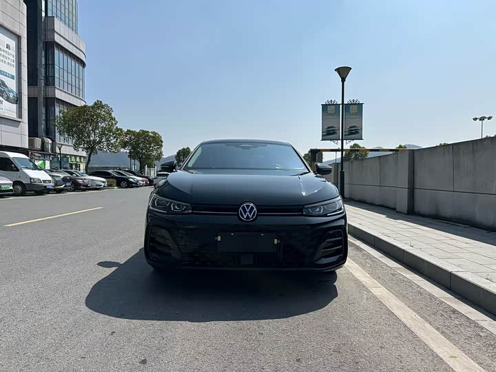 Фото 2 - Volkswagen Passat