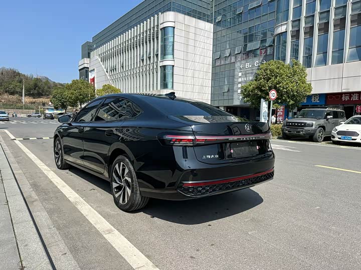 Фото 9 - Volkswagen Passat