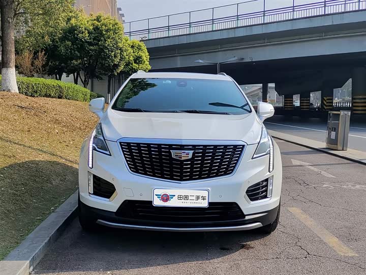 Фото 2 - Cadillac XT5