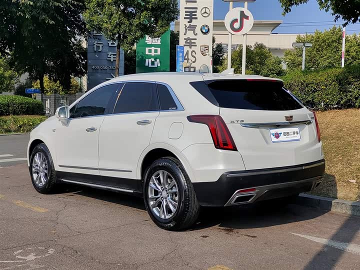 Фото 4 - Cadillac XT5