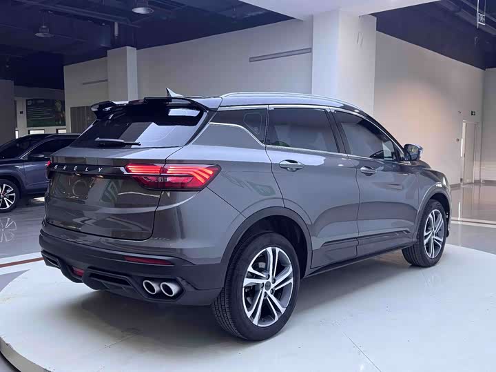 Фото 7 - Geely Coolray