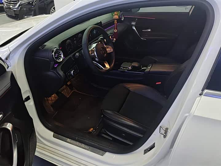 Фото 9 - Mercedes-Benz A-Class