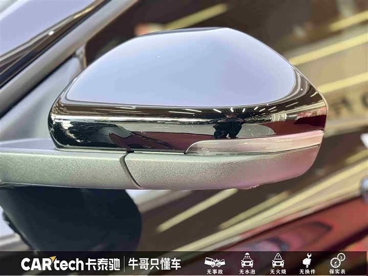 Фото 9 - Ford Explorer