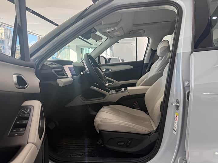 Фото 3 - BYD Yuan Up