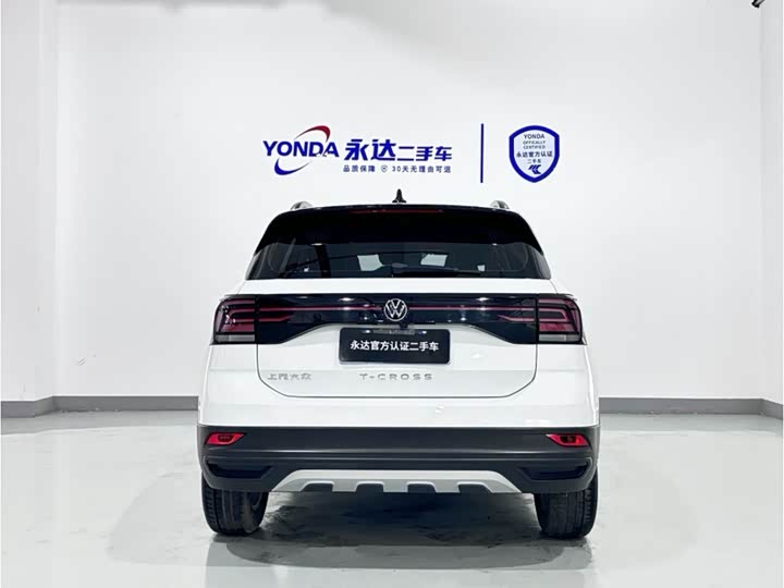 Photo 3 - Volkswagen T-Cross