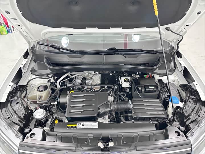 Photo 7 - Volkswagen T-Cross