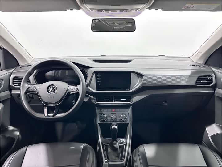 Photo 8 - Volkswagen T-Cross