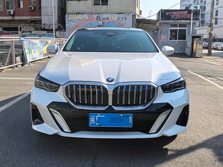 Фото 2 - BMW 5 Series