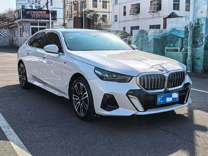 Фото 3 - BMW 5 Series