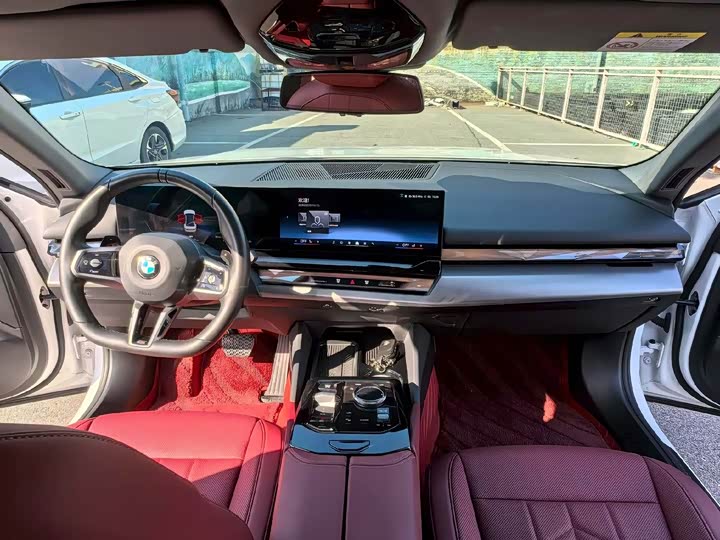 Фото 5 - BMW 5 Series