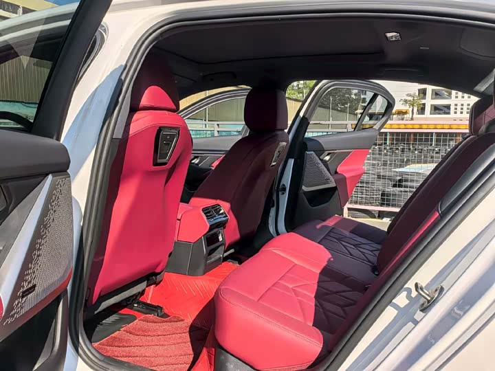 Фото 9 - BMW 5 Series