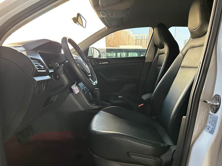 Photo 4 - Volkswagen T-Cross