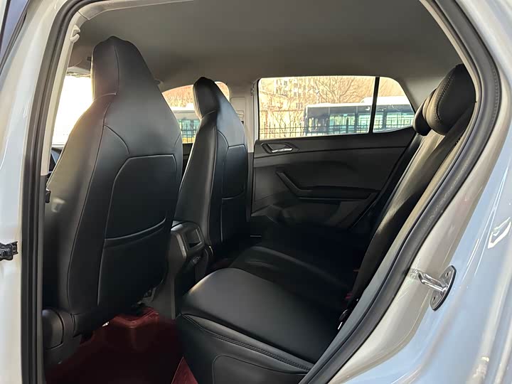 Photo 5 - Volkswagen T-Cross