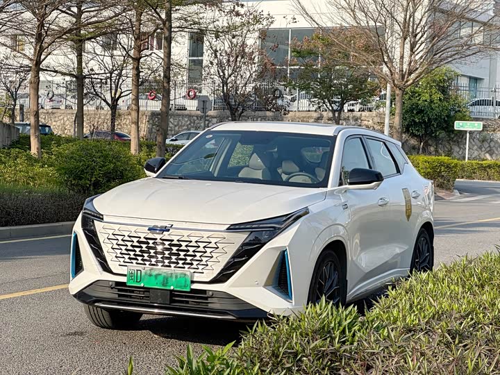 Фото 1 - Changan Oshan Z6 Hybrid