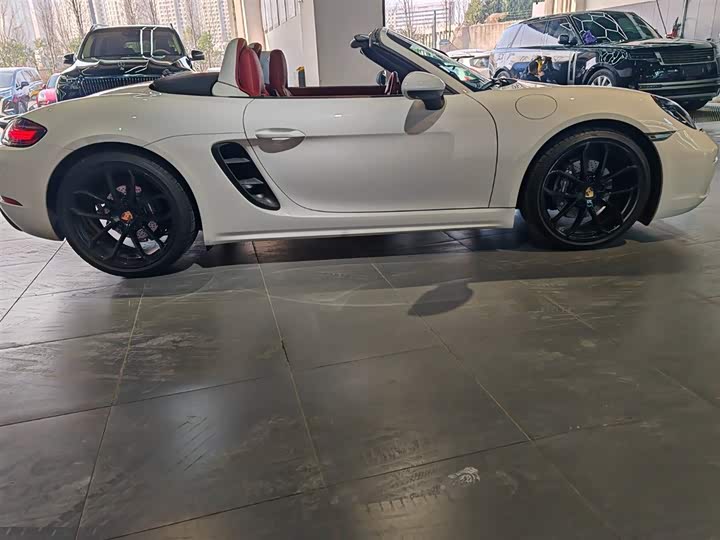 Photo 8 - Porsche 718