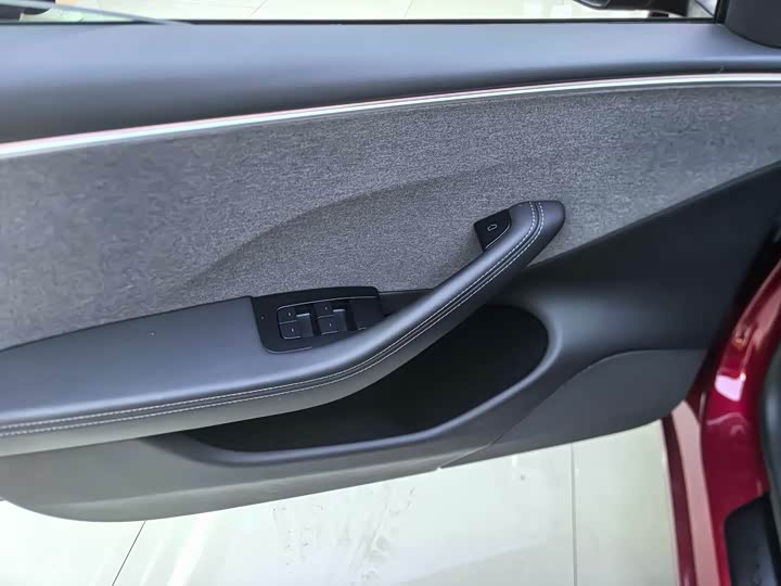 Фото 8 - Tesla Model 3