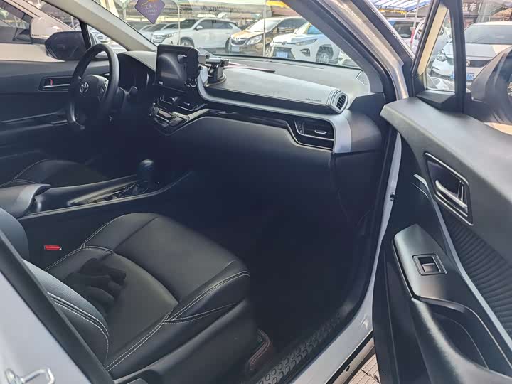 Photo 7 - Toyota Izoa