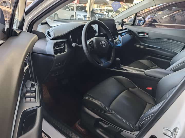 Photo 8 - Toyota Izoa