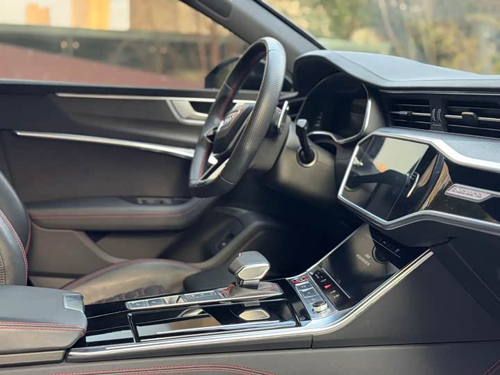 Фото 4 - Audi RS 7