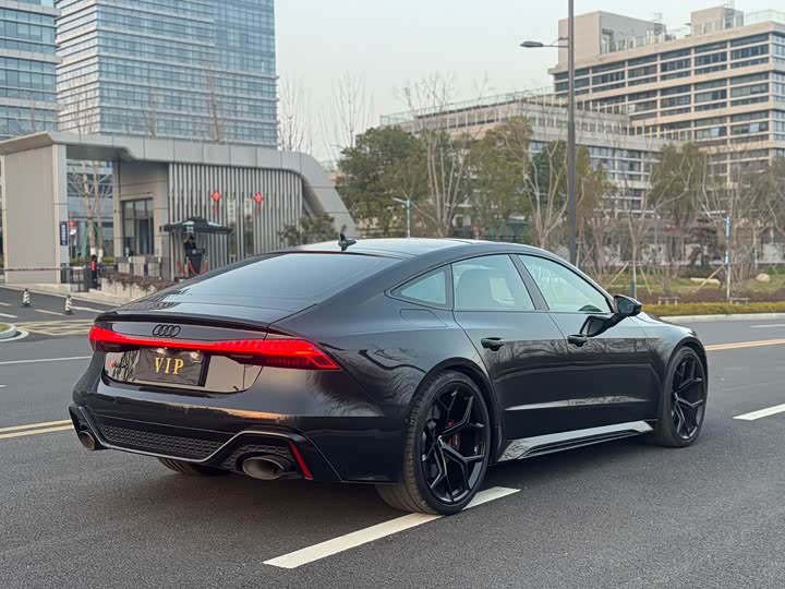 Фото 7 - Audi RS 7