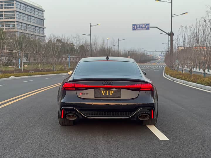 Фото 8 - Audi RS 7