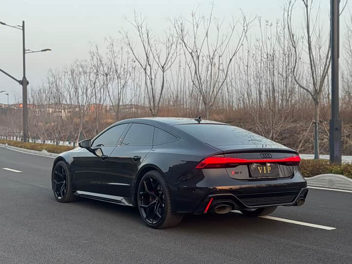 Фото 9 - Audi RS 7
