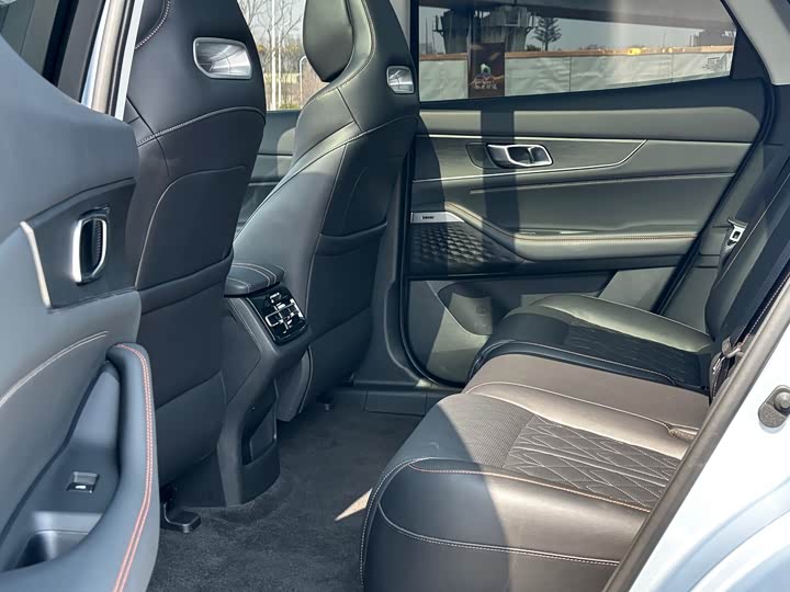 Фото 8 - Changan UNI-K