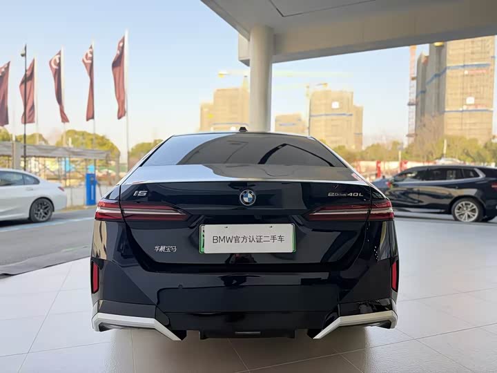 Фото 6 - BMW i5