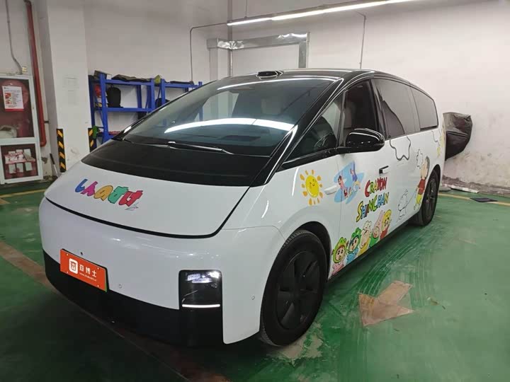 Фото 1 - LiXiang Mega